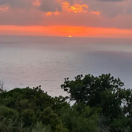 La Doulou Calme, Vue Et Jardin